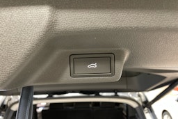 met. harmaa Volkswagen ID. Buzz 2025 kuva 17.