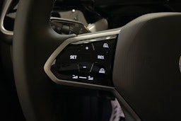 met. harmaa Volkswagen ID. Buzz 2025 kuva 19.