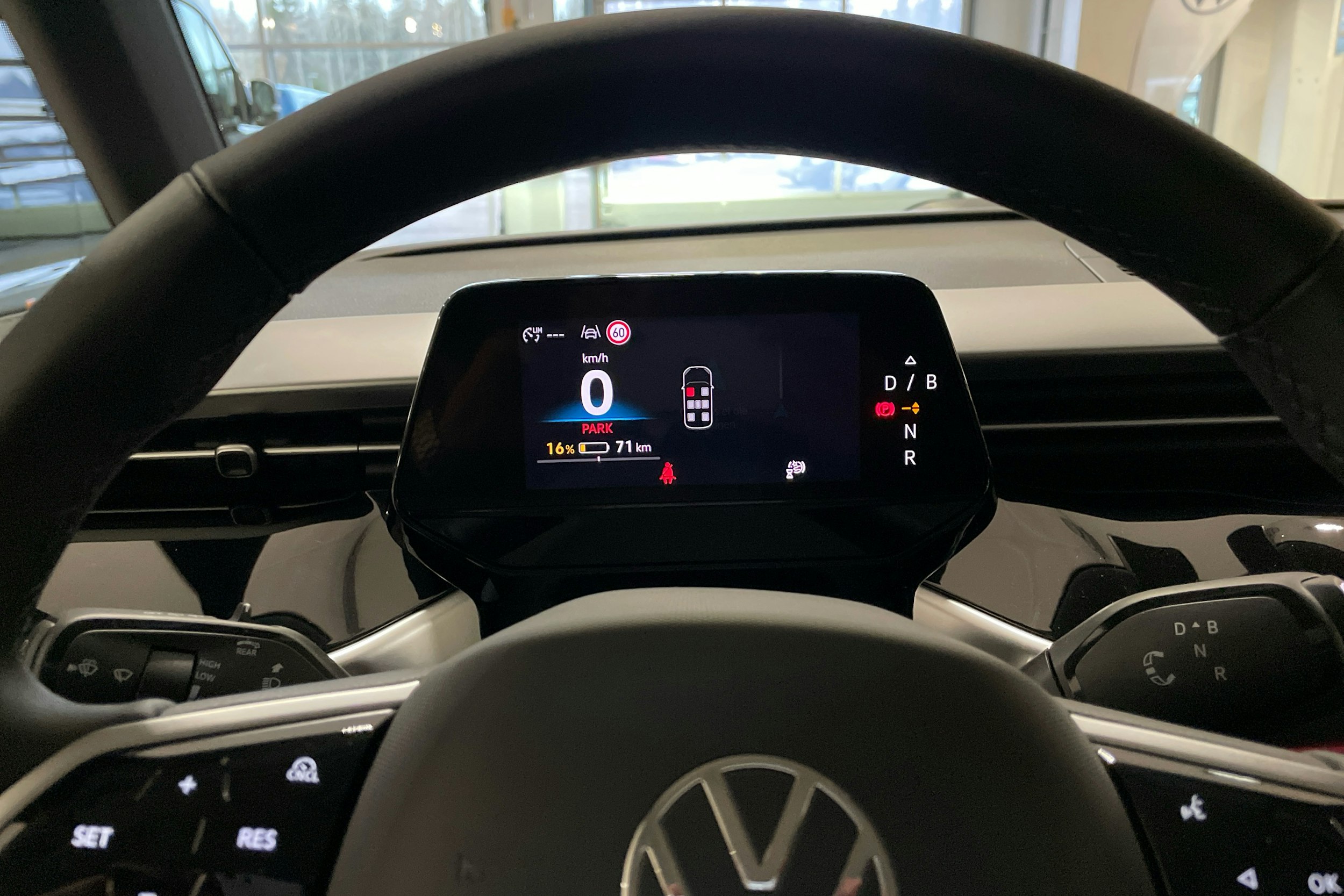 met. harmaa Volkswagen ID. Buzz 2025 kuva 22.