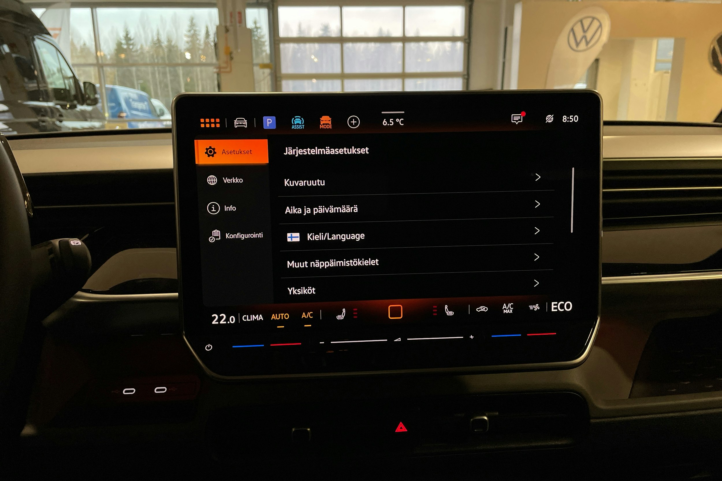 met. harmaa Volkswagen ID. Buzz 2025 kuva 23.