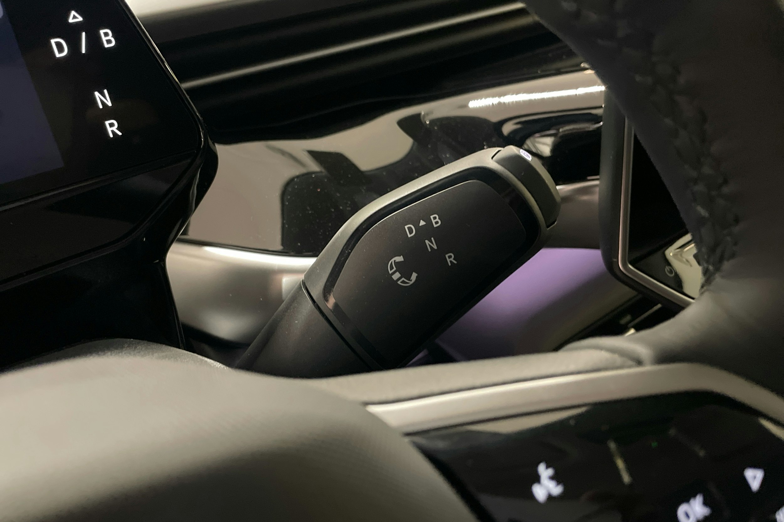 met. harmaa Volkswagen ID. Buzz 2025 kuva 31.