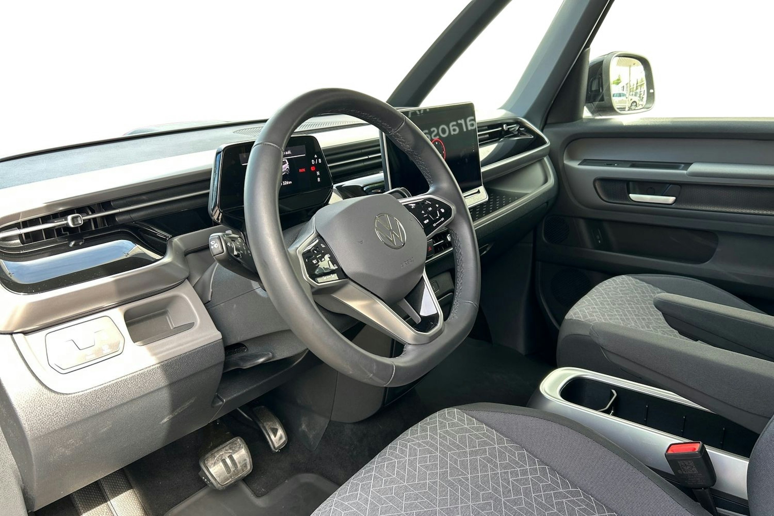 musta Volkswagen ID. Buzz 2025 kuva 6.