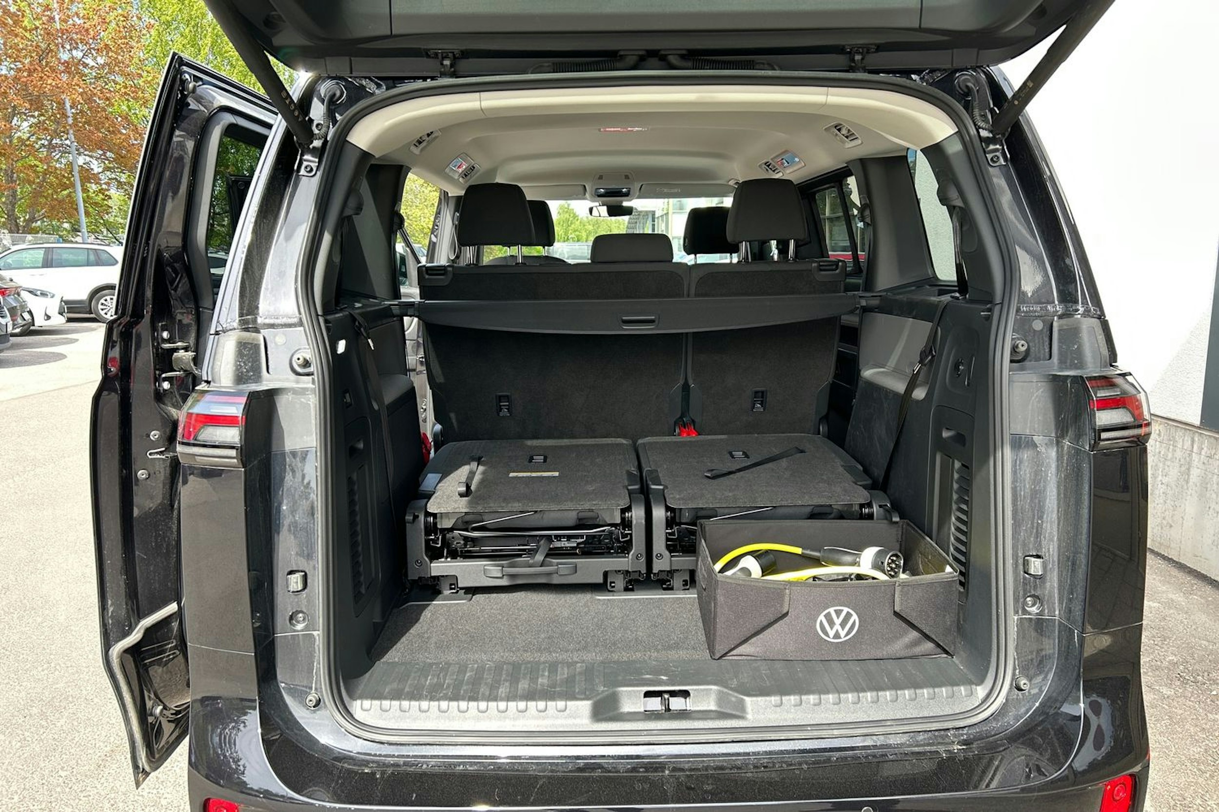 musta Volkswagen ID. Buzz 2025 kuva 14.