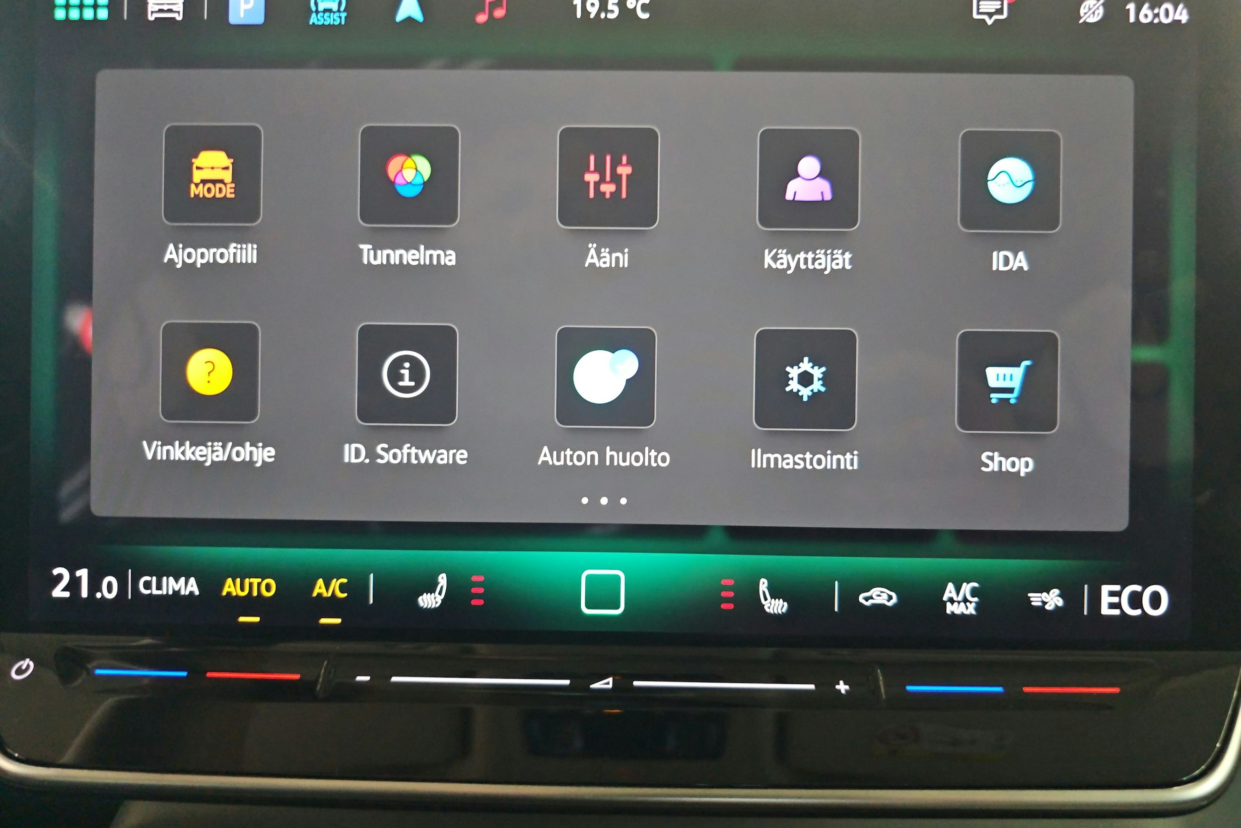 harmaa Volkswagen ID. Buzz 2025 kuva 13.