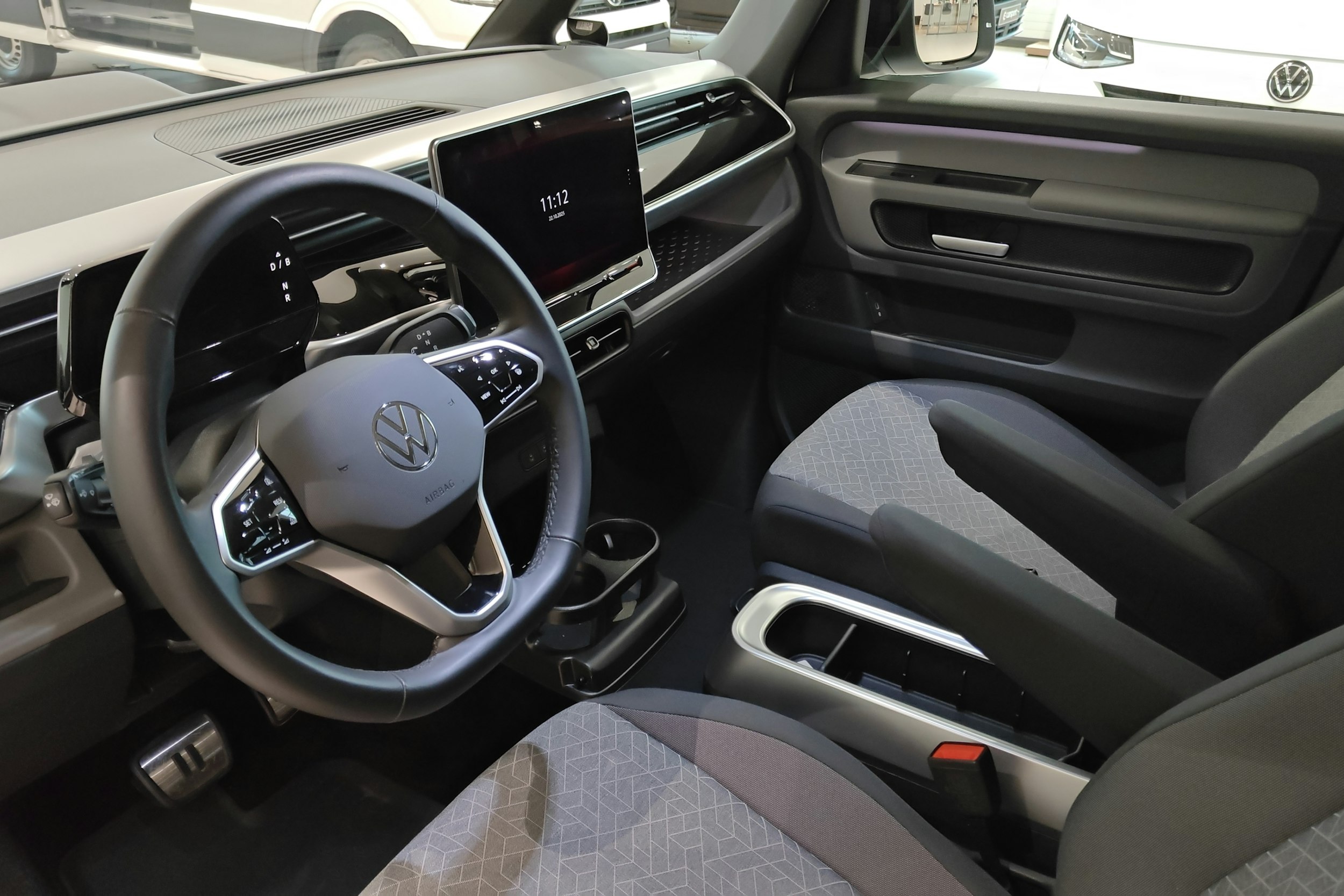 valkoinen Volkswagen ID. Buzz 2025 kuva 18.