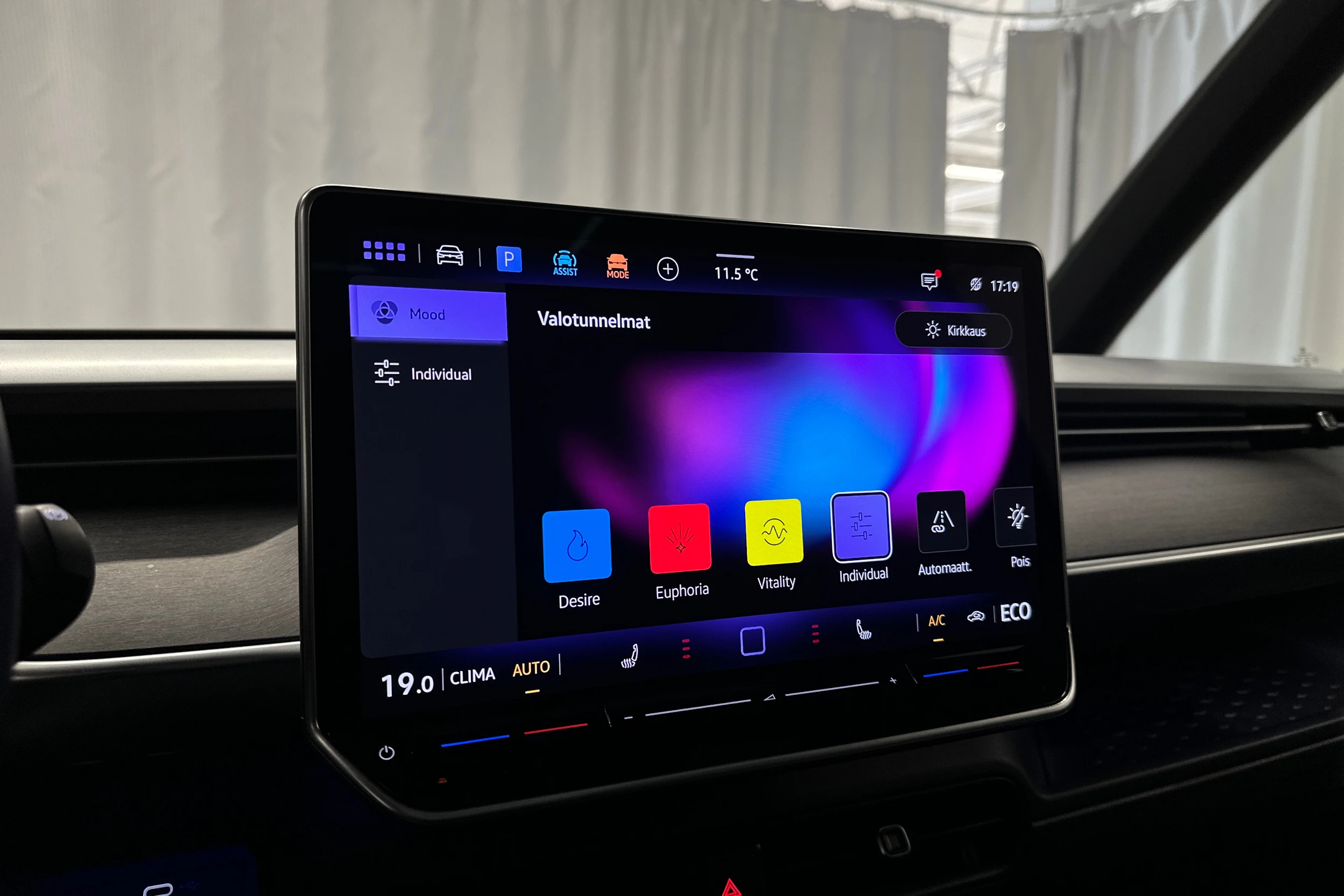 sininen Volkswagen ID. Buzz 2025 kuva 24.