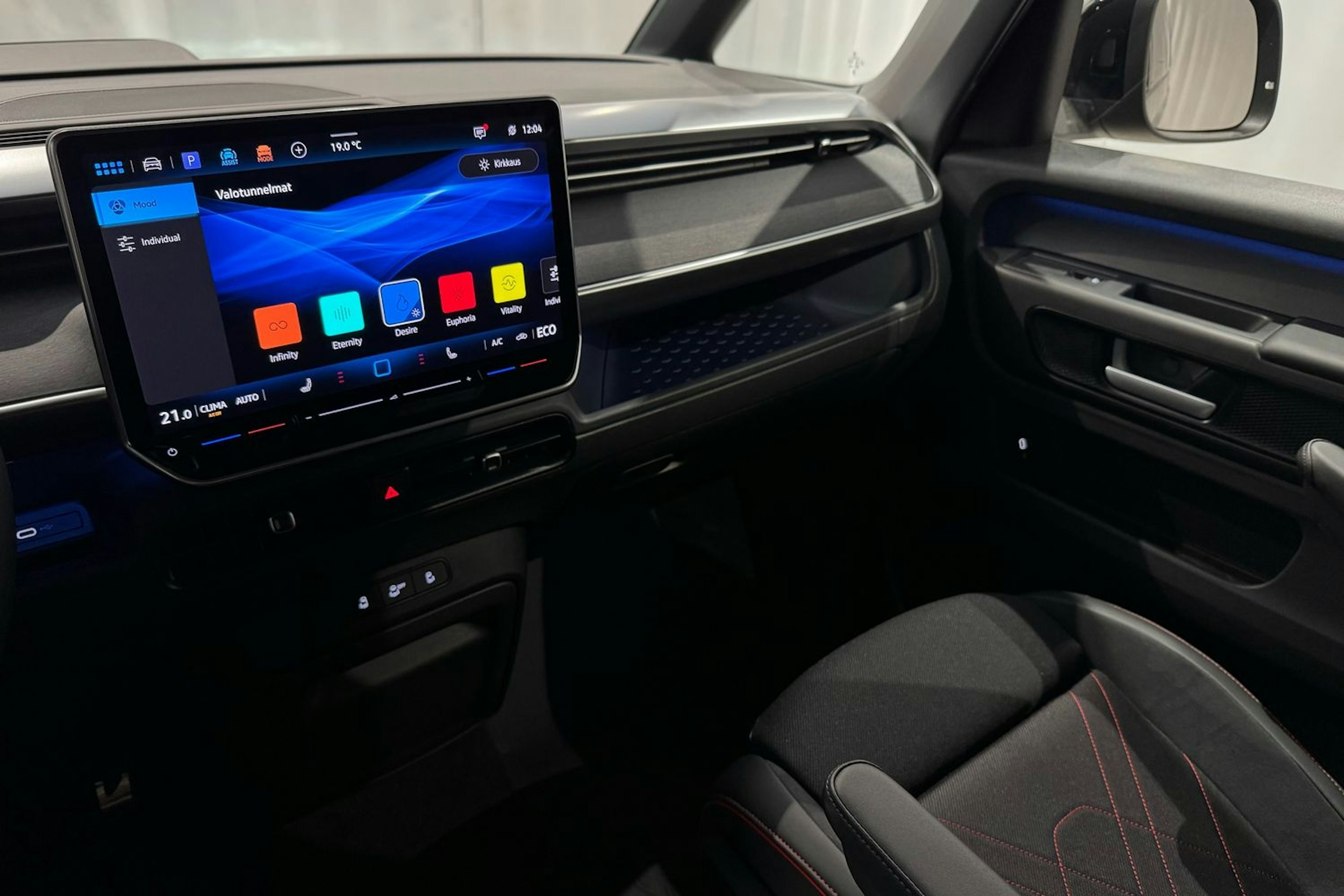 met. musta Volkswagen ID. Buzz 2025 kuva 31.