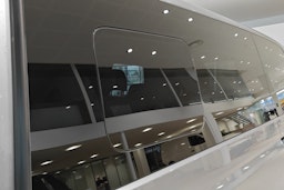 harmaa Volkswagen ID. Buzz 2025 kuva 12.