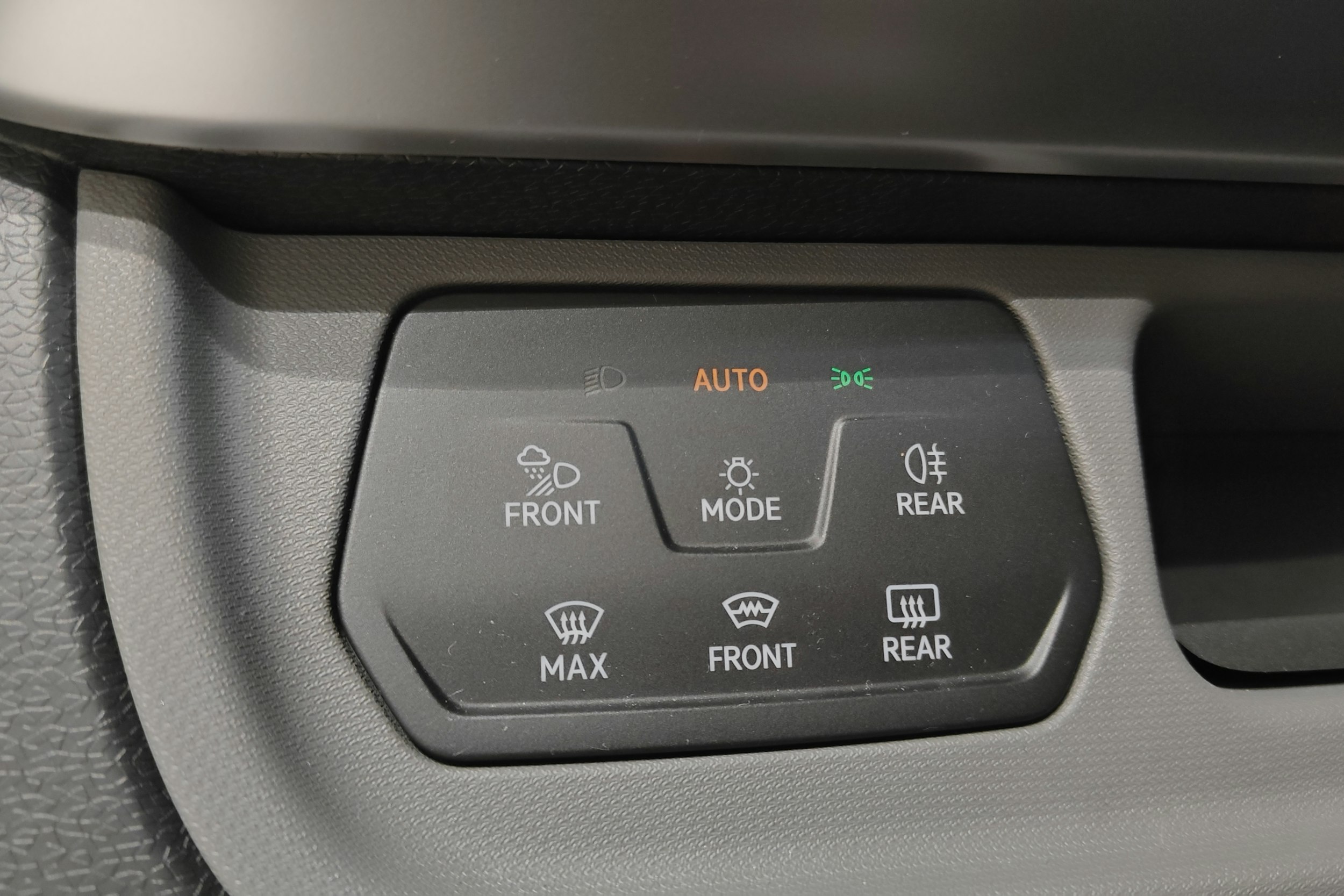 harmaa Volkswagen ID. Buzz 2025 kuva 16.