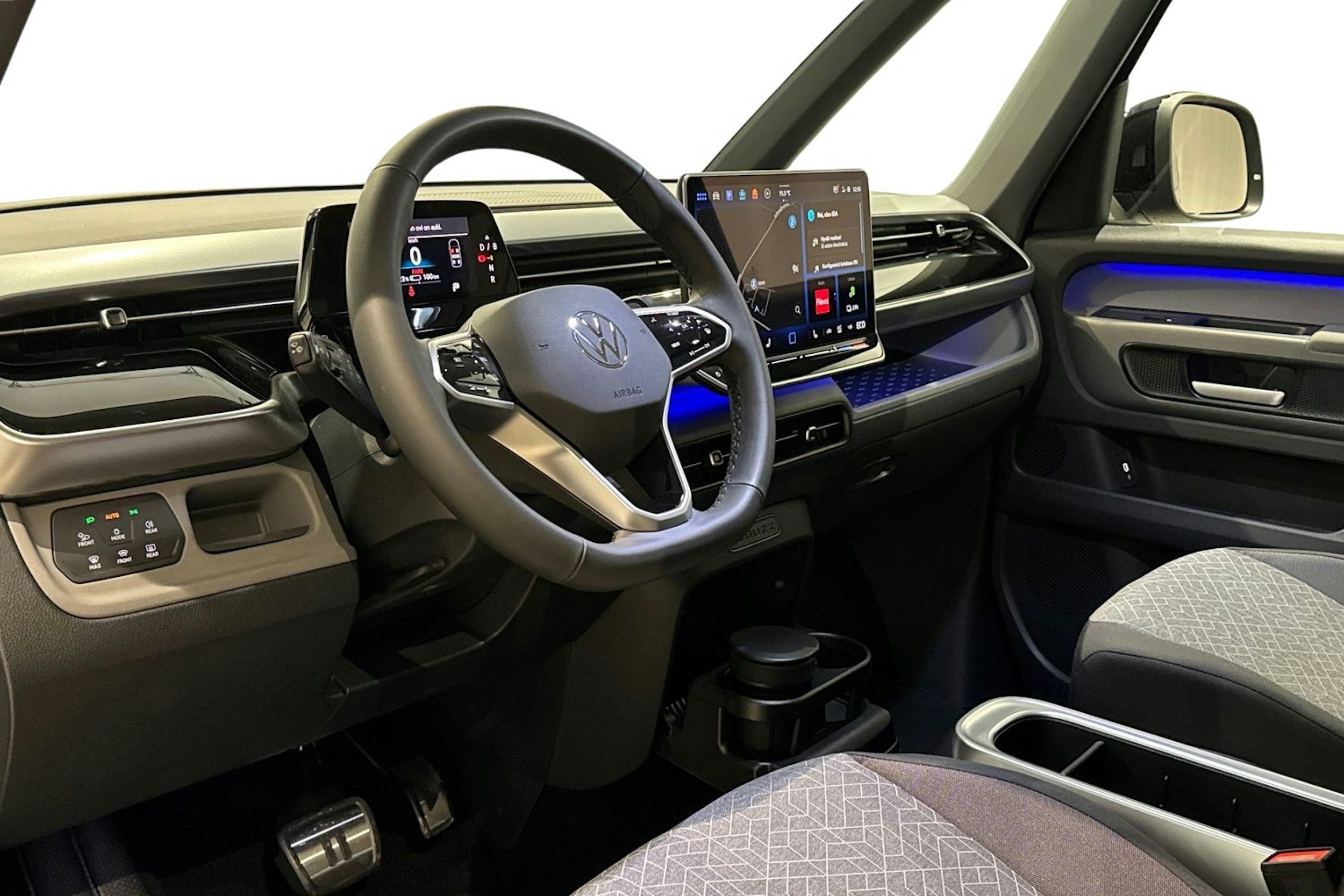 met. musta Volkswagen ID. Buzz 2025 kuva 6.