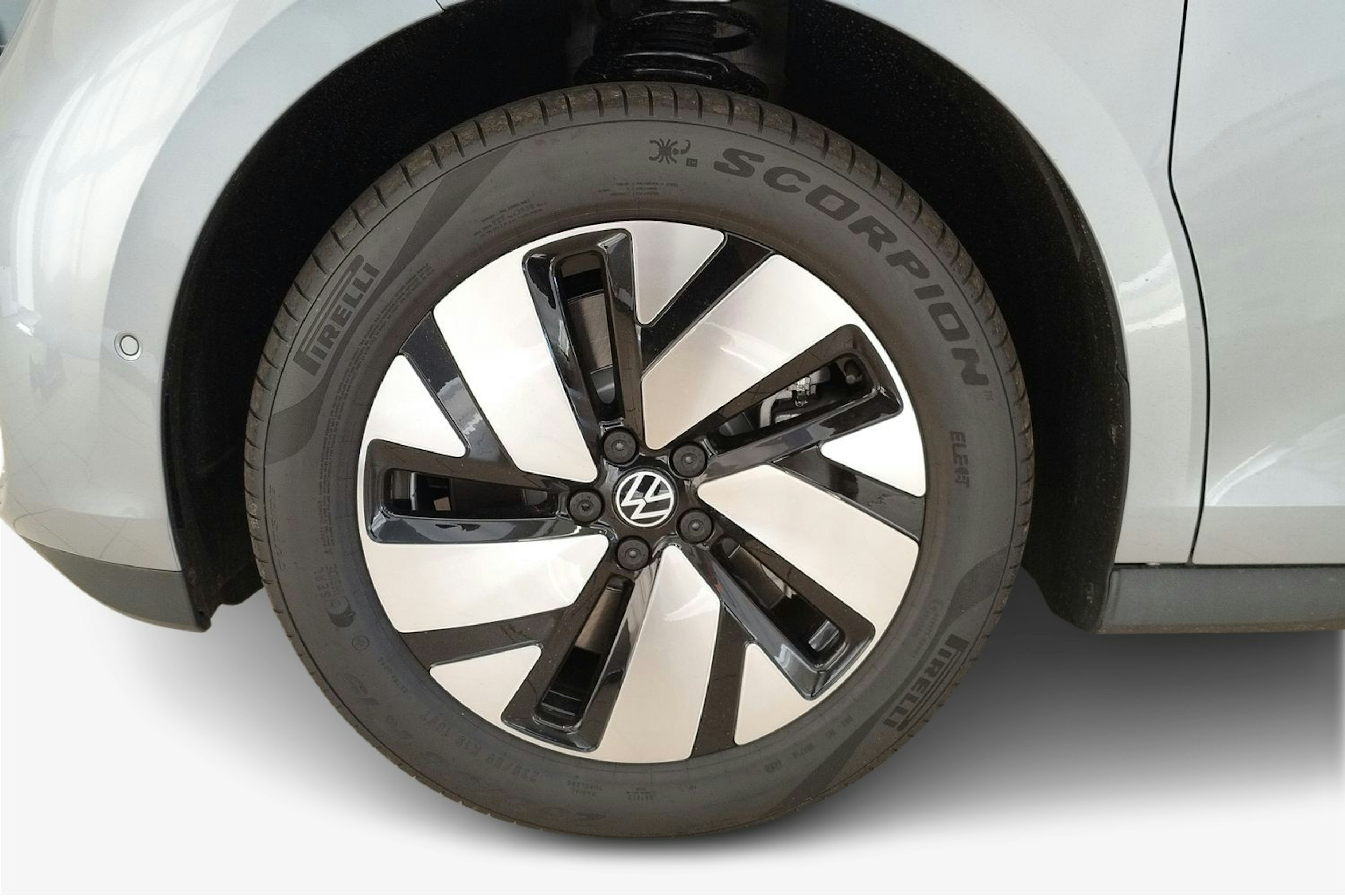 harmaa Volkswagen ID. Buzz 2025 kuva 11.