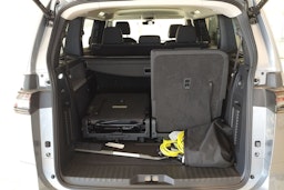 harmaa Volkswagen ID. Buzz 2025 kuva 12.