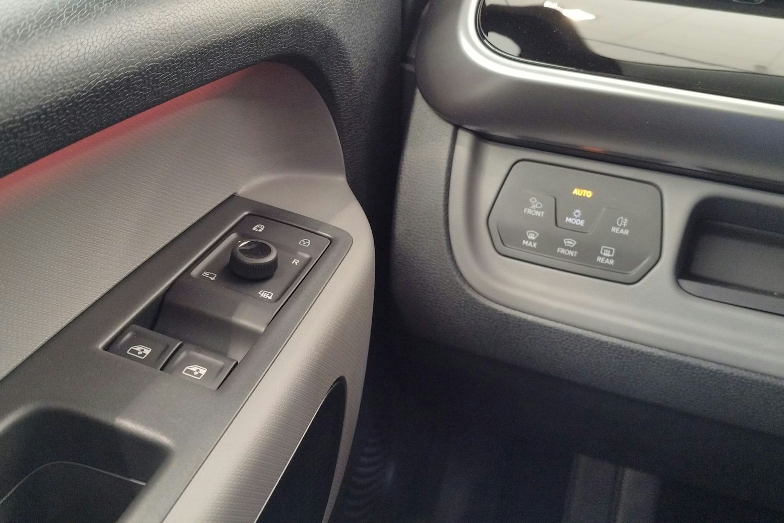 harmaa Volkswagen ID. Buzz 2025 kuva 16.