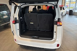 valkoinen Volkswagen ID. Buzz 2025 kuva 11.