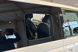 valkoinen Volkswagen ID. Buzz 2025 kuva 14.