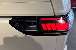 valkoinen Volkswagen ID. Buzz 2025 kuva 19.