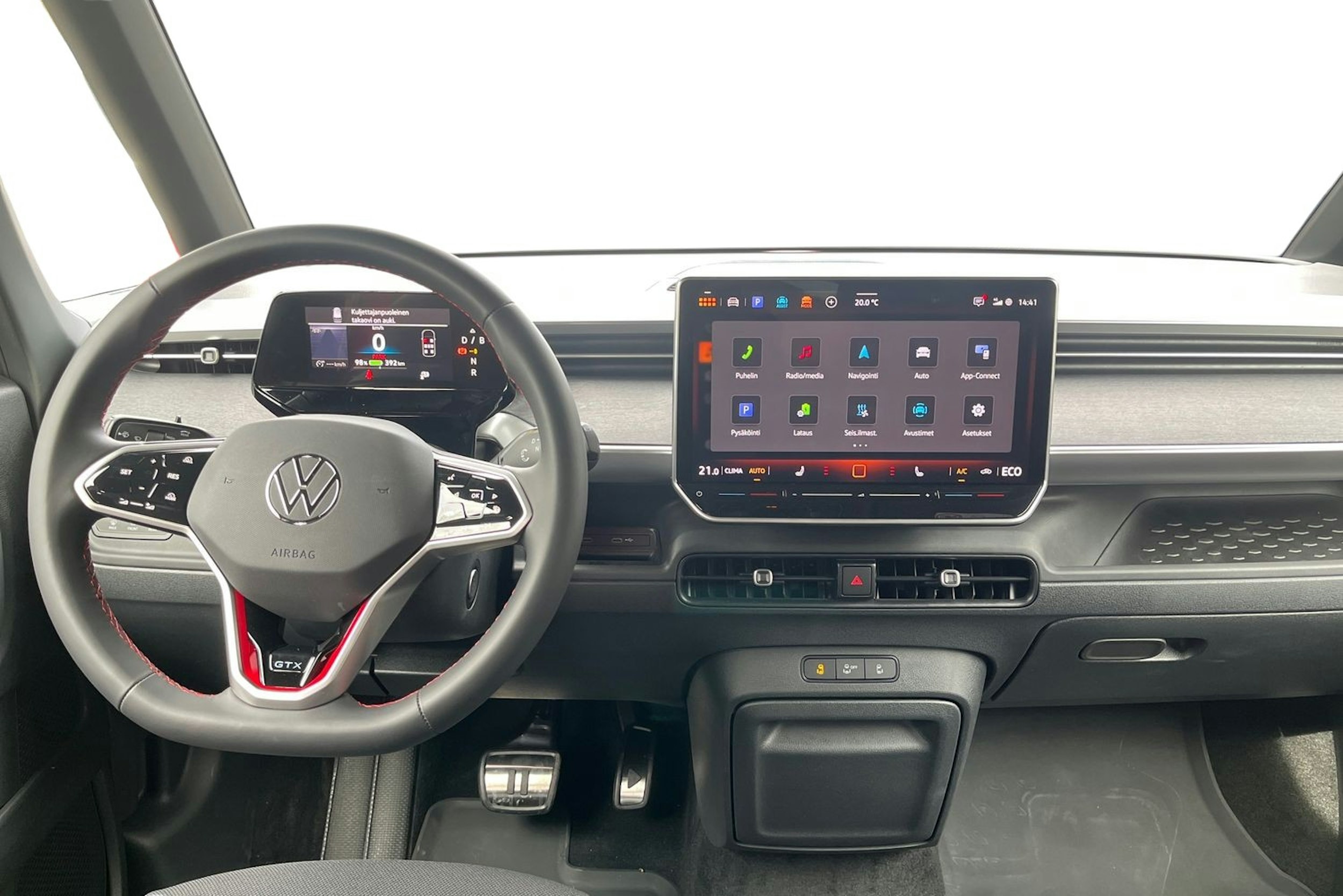 punainen Volkswagen ID. Buzz 2025 kuva 9.