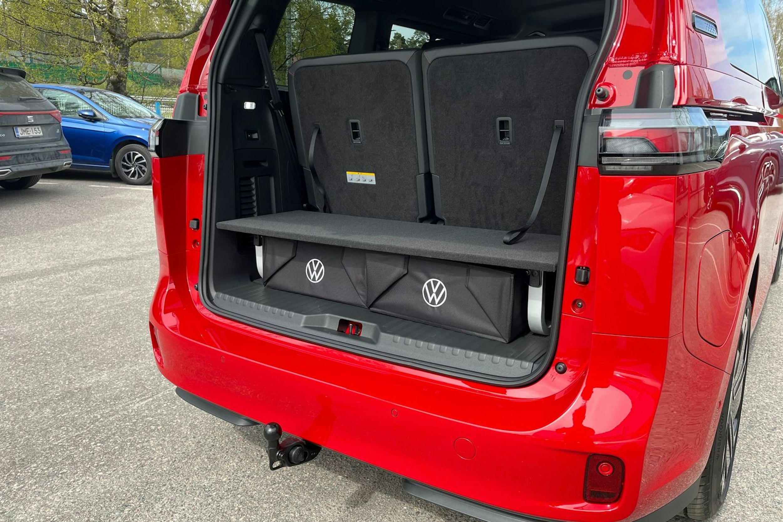 punainen Volkswagen ID. Buzz 2025 kuva 14.