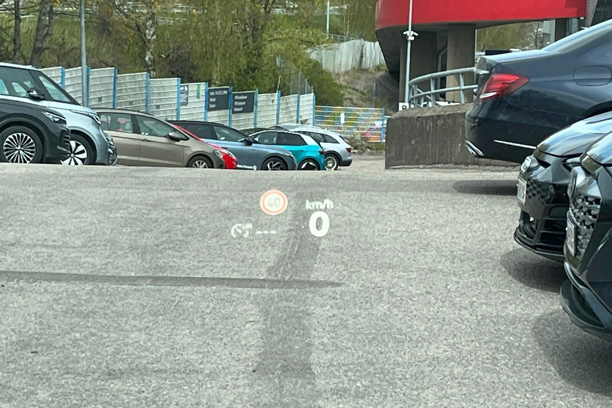 punainen Volkswagen ID. Buzz 2025 kuva 16.