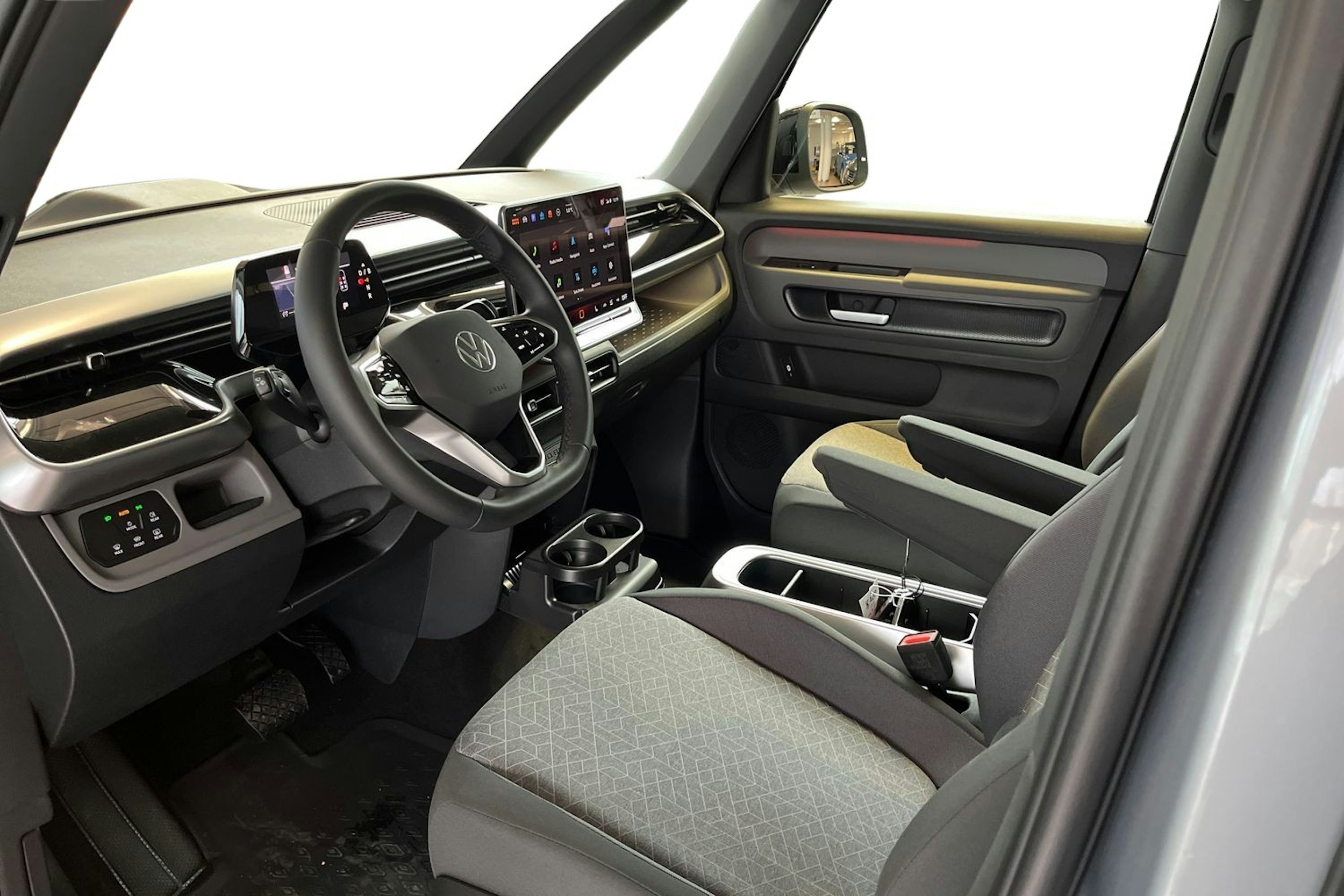 harmaa Volkswagen ID. Buzz 2025 kuva 7.
