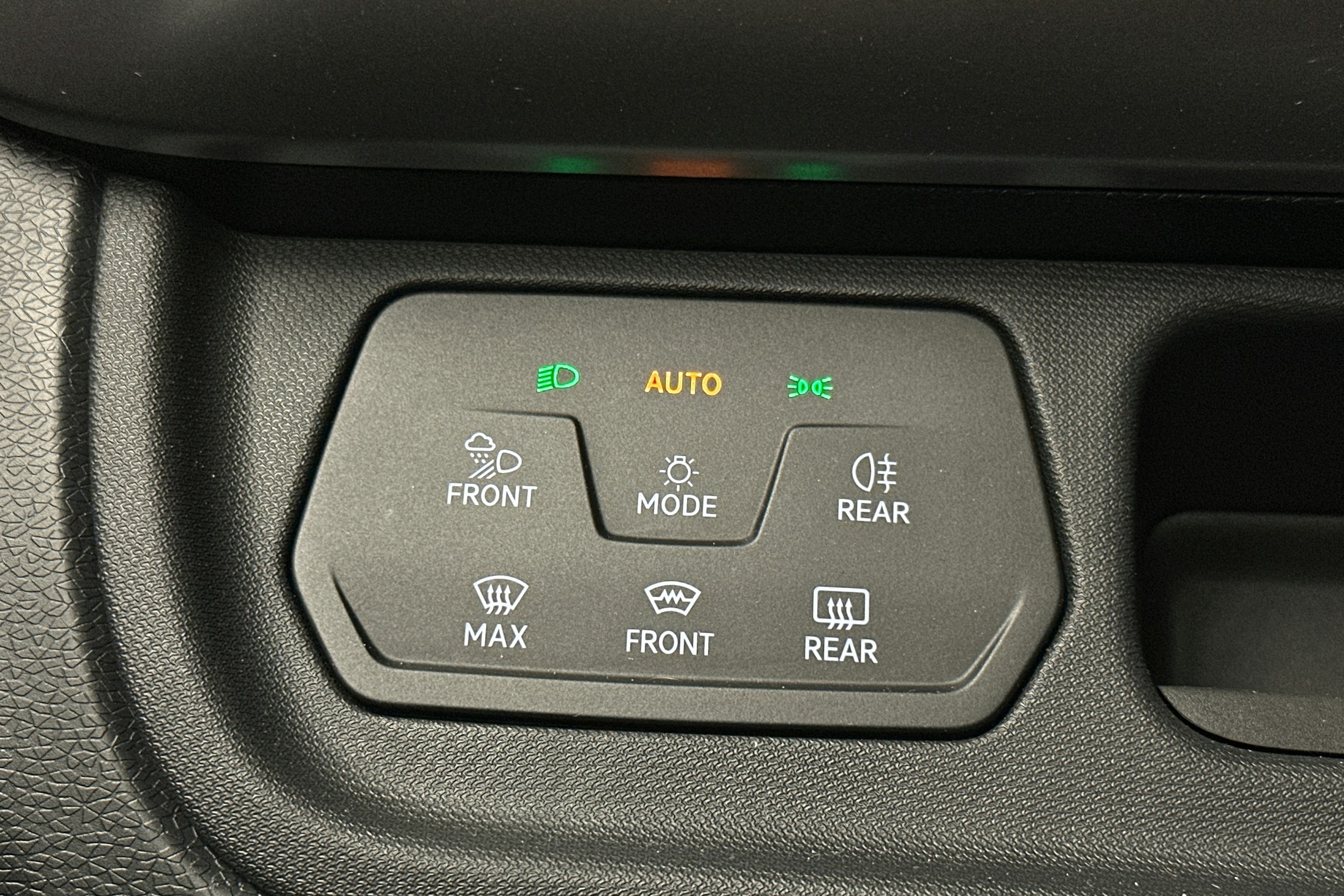 musta Volkswagen ID. Buzz 2025 kuva 31.