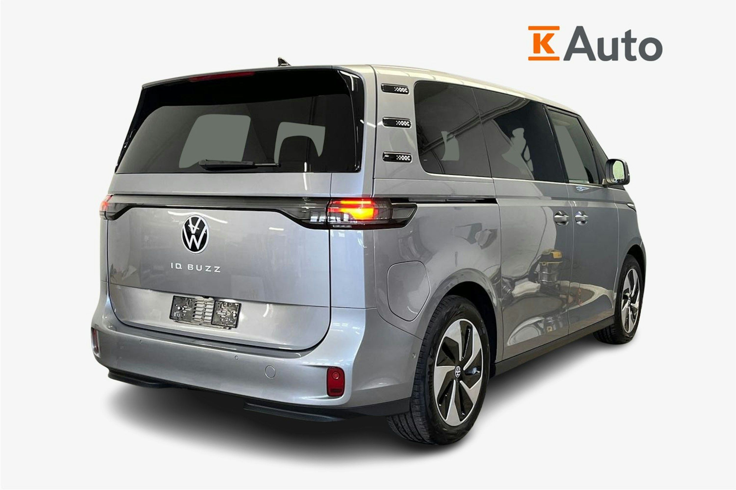met. harmaa Volkswagen ID. Buzz 2025 kuva 2.