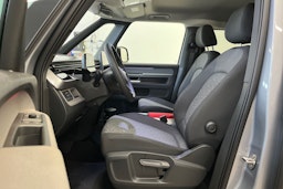 met. harmaa Volkswagen ID. Buzz 2025 kuva 15.