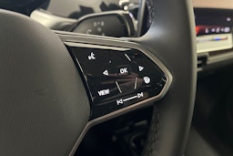 met. harmaa Volkswagen ID. Buzz 2025 kuva 18.