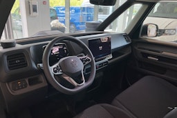 valkoinen Volkswagen ID. Buzz 2025 kuva 12.