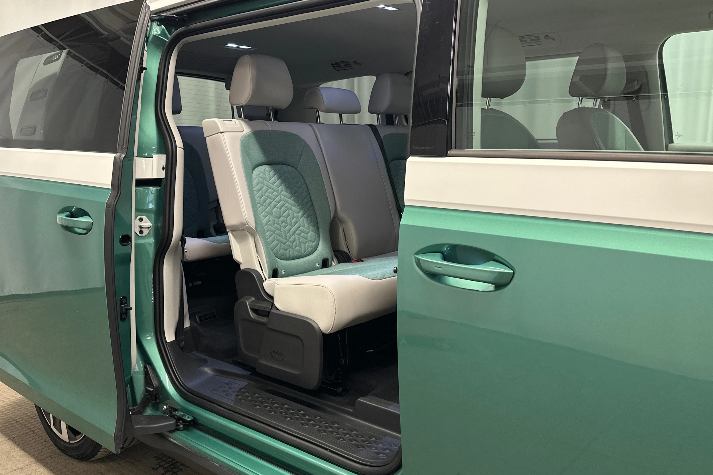 vihreä Volkswagen ID. Buzz 2025 kuva 17.