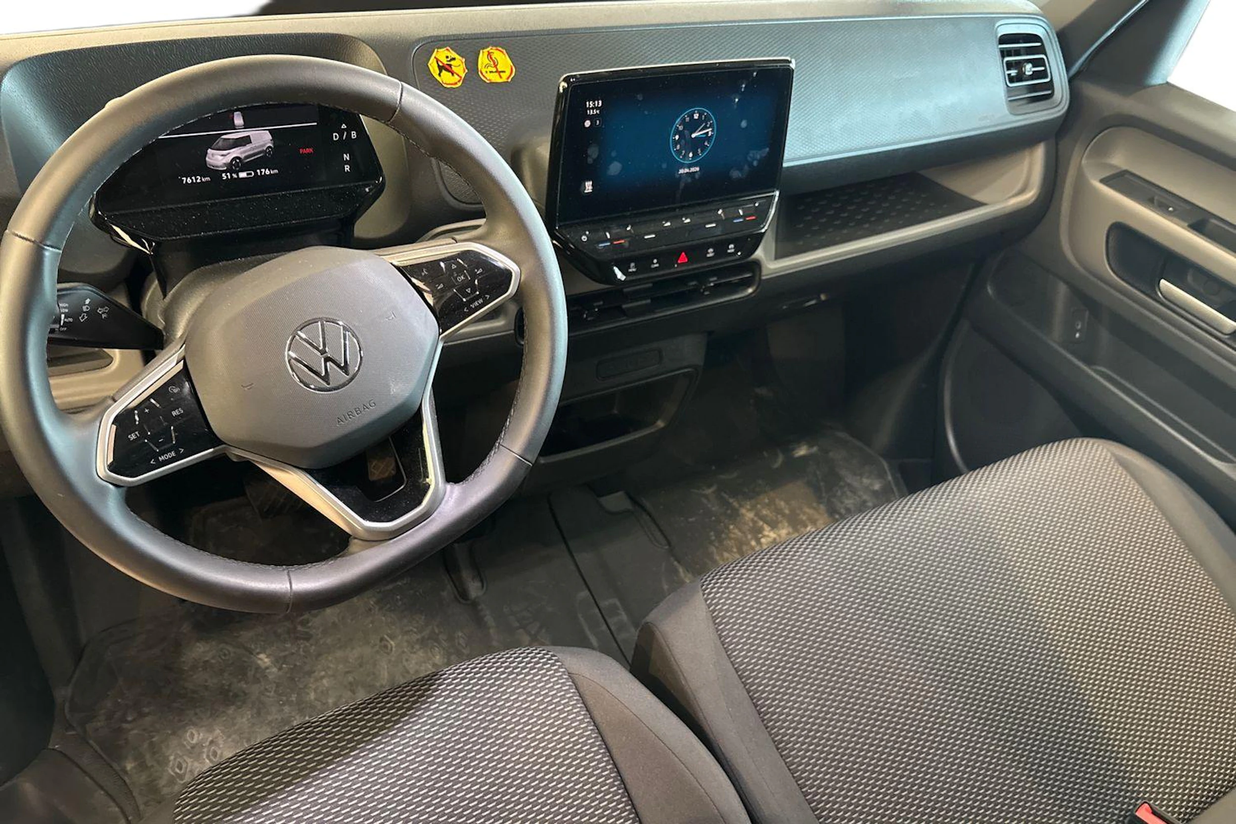 harmaa Volkswagen ID. Buzz Cargo 2025 kuva 7.