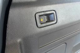 harmaa Volkswagen ID. Buzz Cargo 2025 kuva 11.