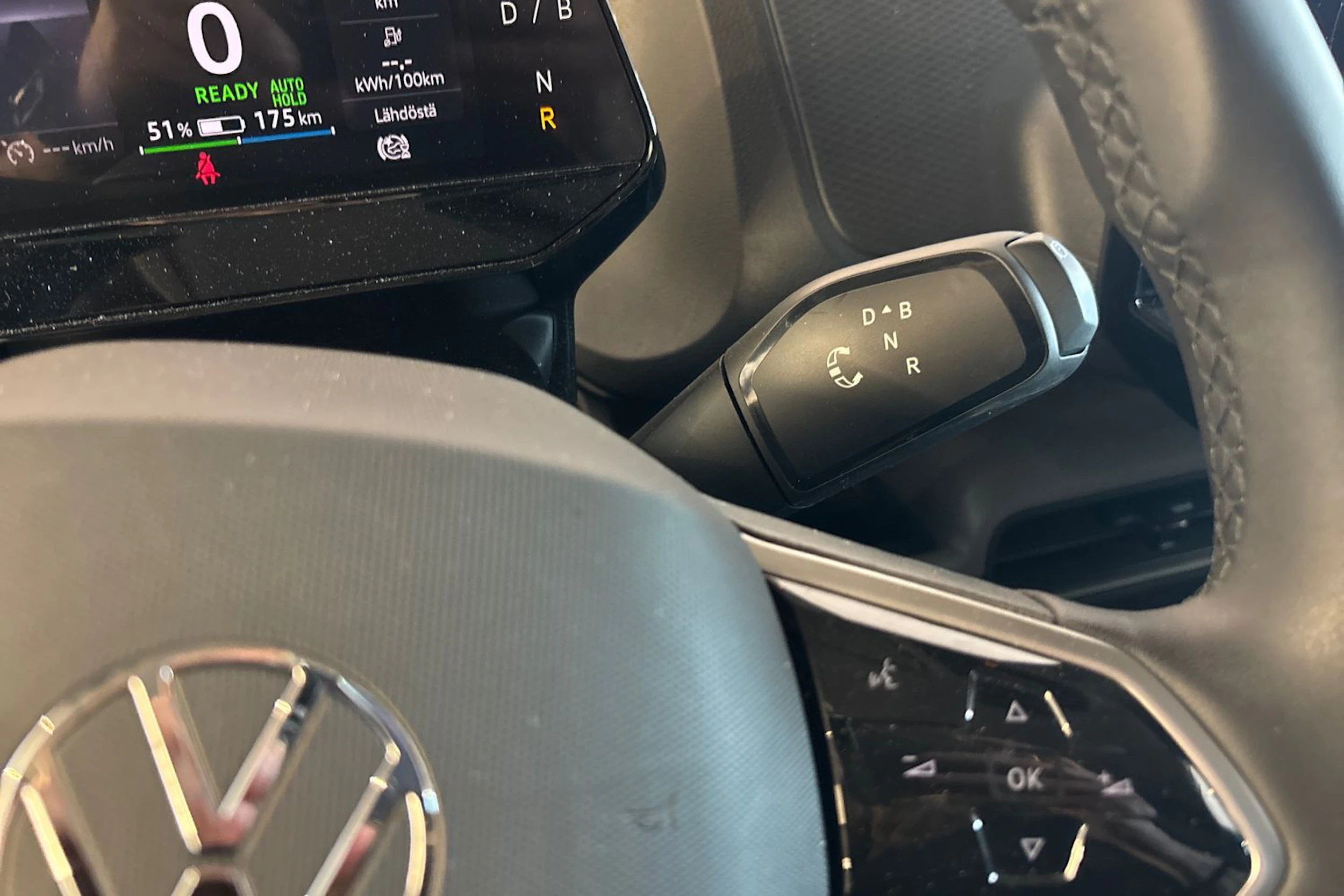 harmaa Volkswagen ID. Buzz Cargo 2025 kuva 13.