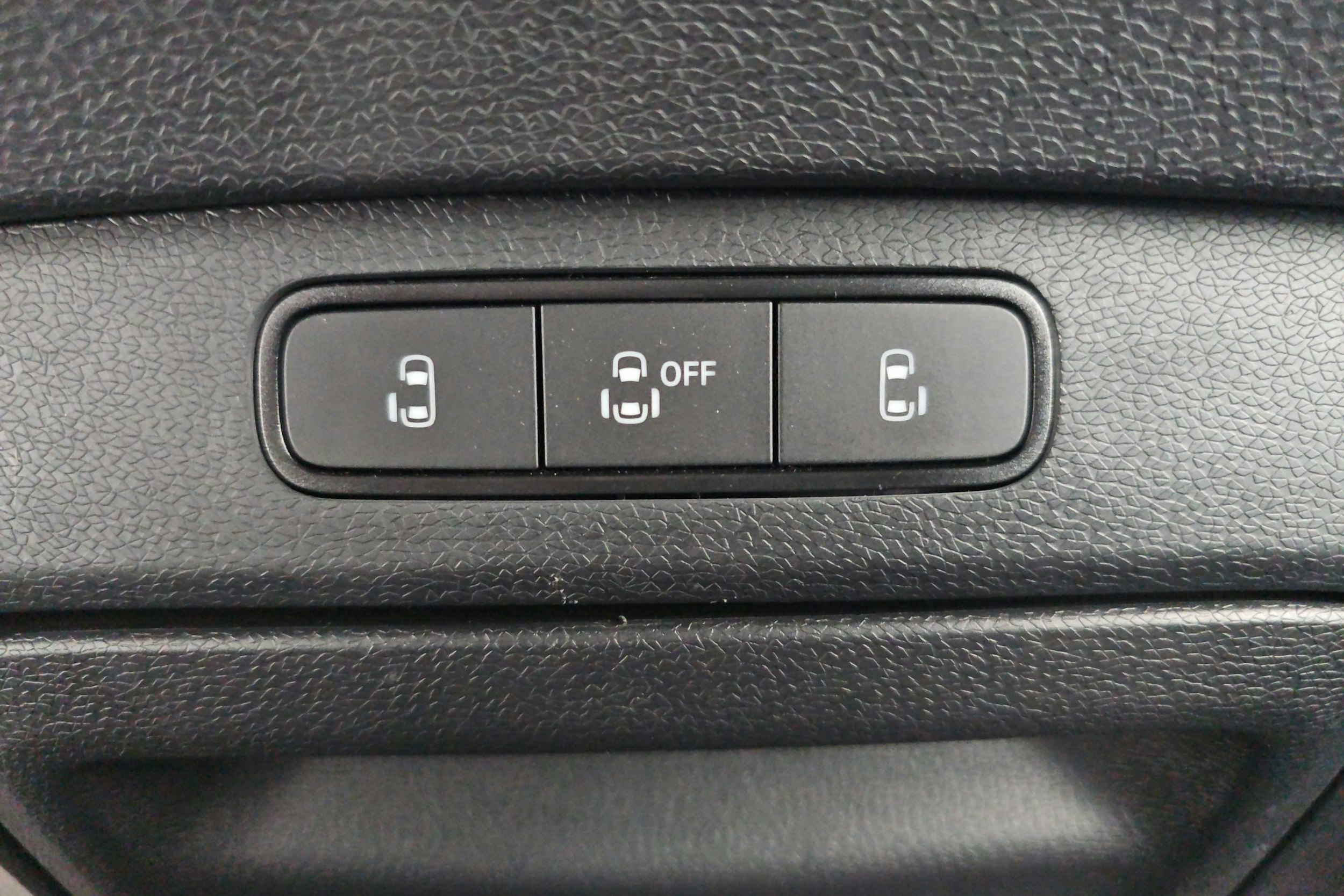 musta Volkswagen ID. Buzz 2025 kuva 17.