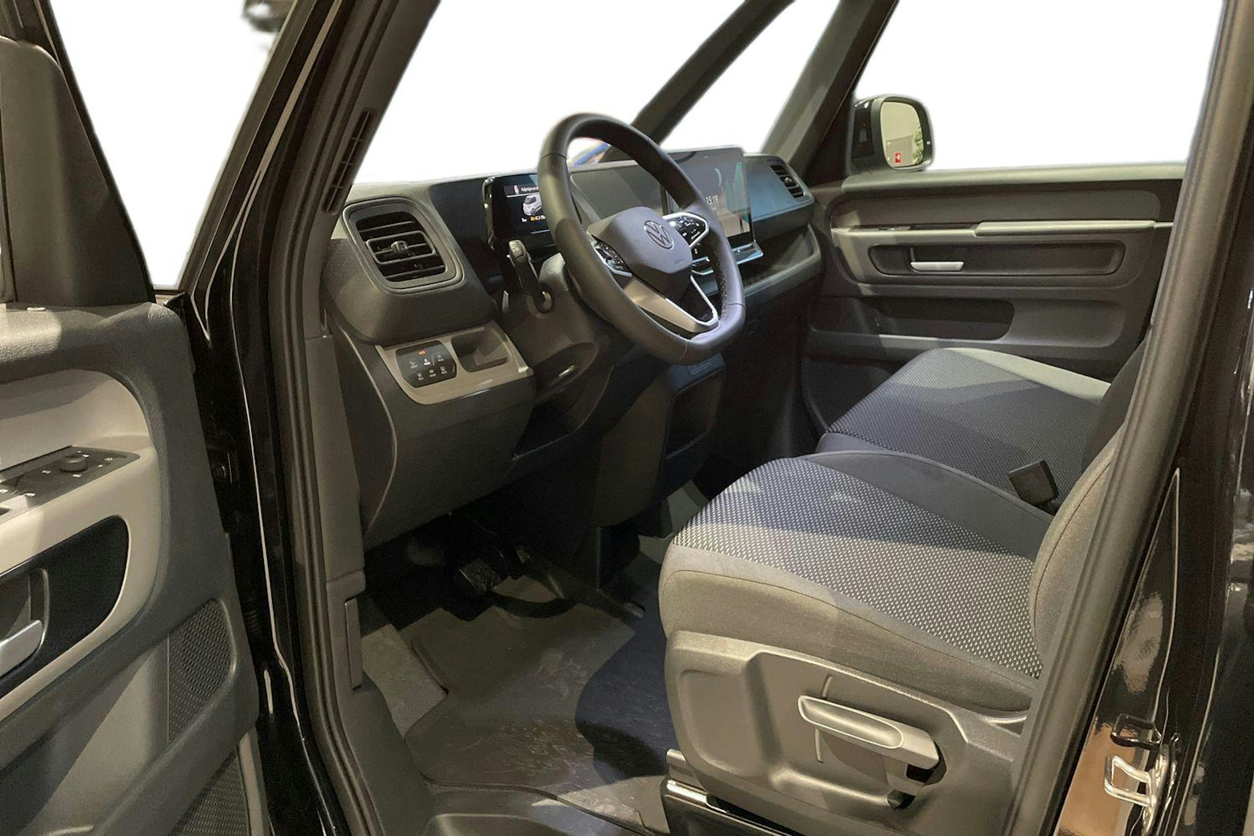 Musta Volkswagen ID. Buzz Cargo 2026 kuva 7.