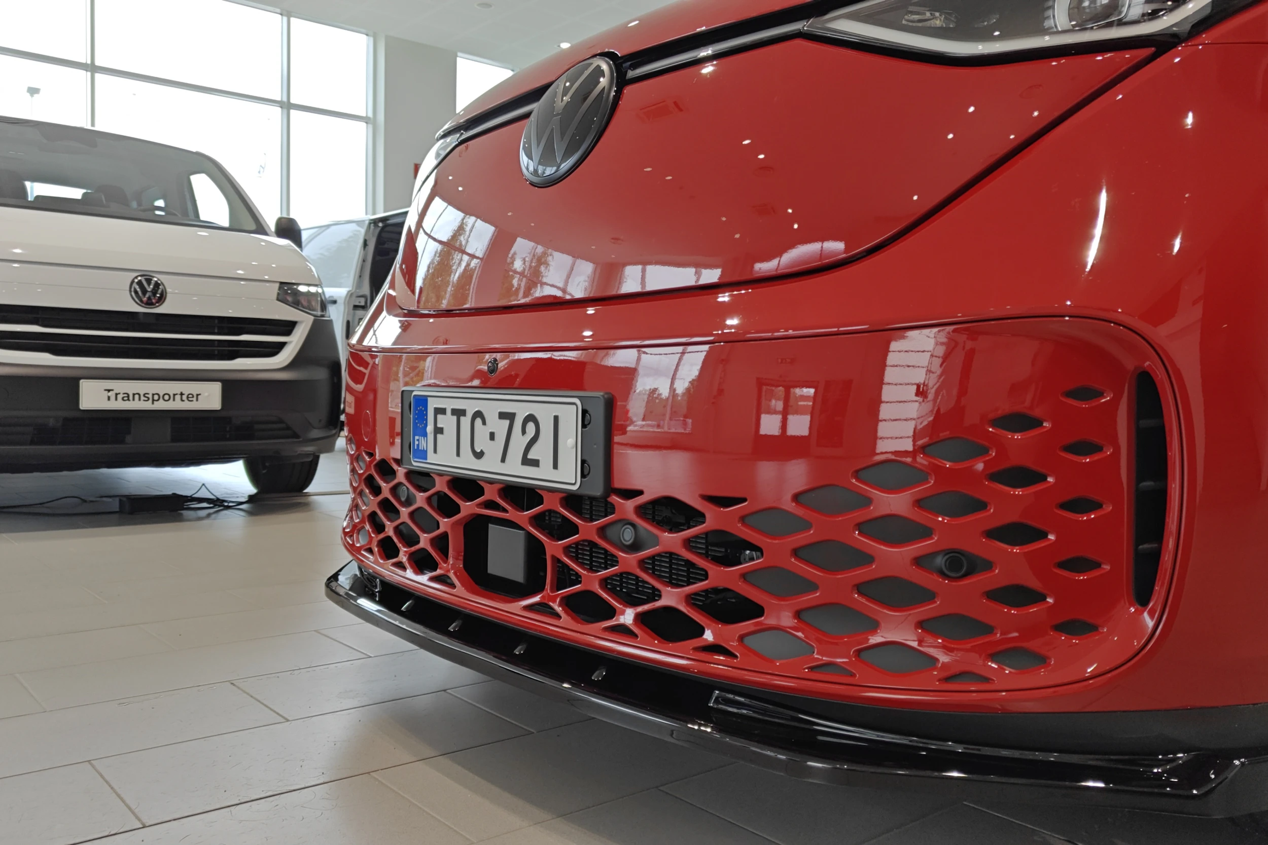 punainen Volkswagen ID. Buzz 2026 kuva 13.