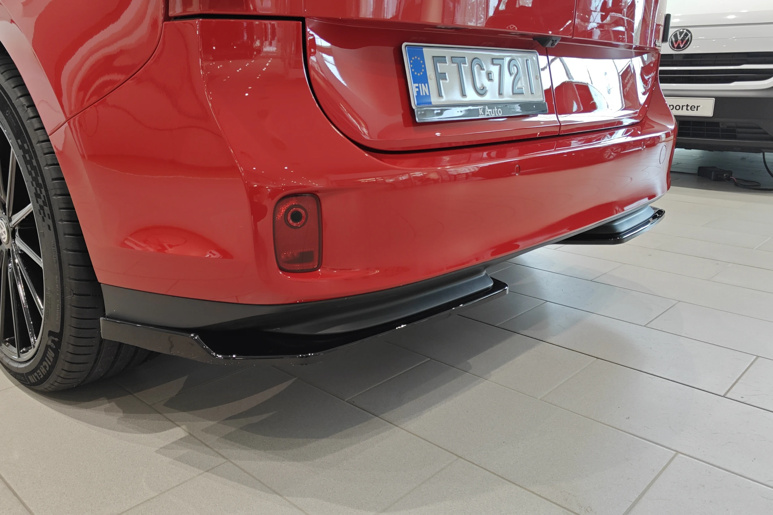 punainen Volkswagen ID. Buzz 2026 kuva 15.