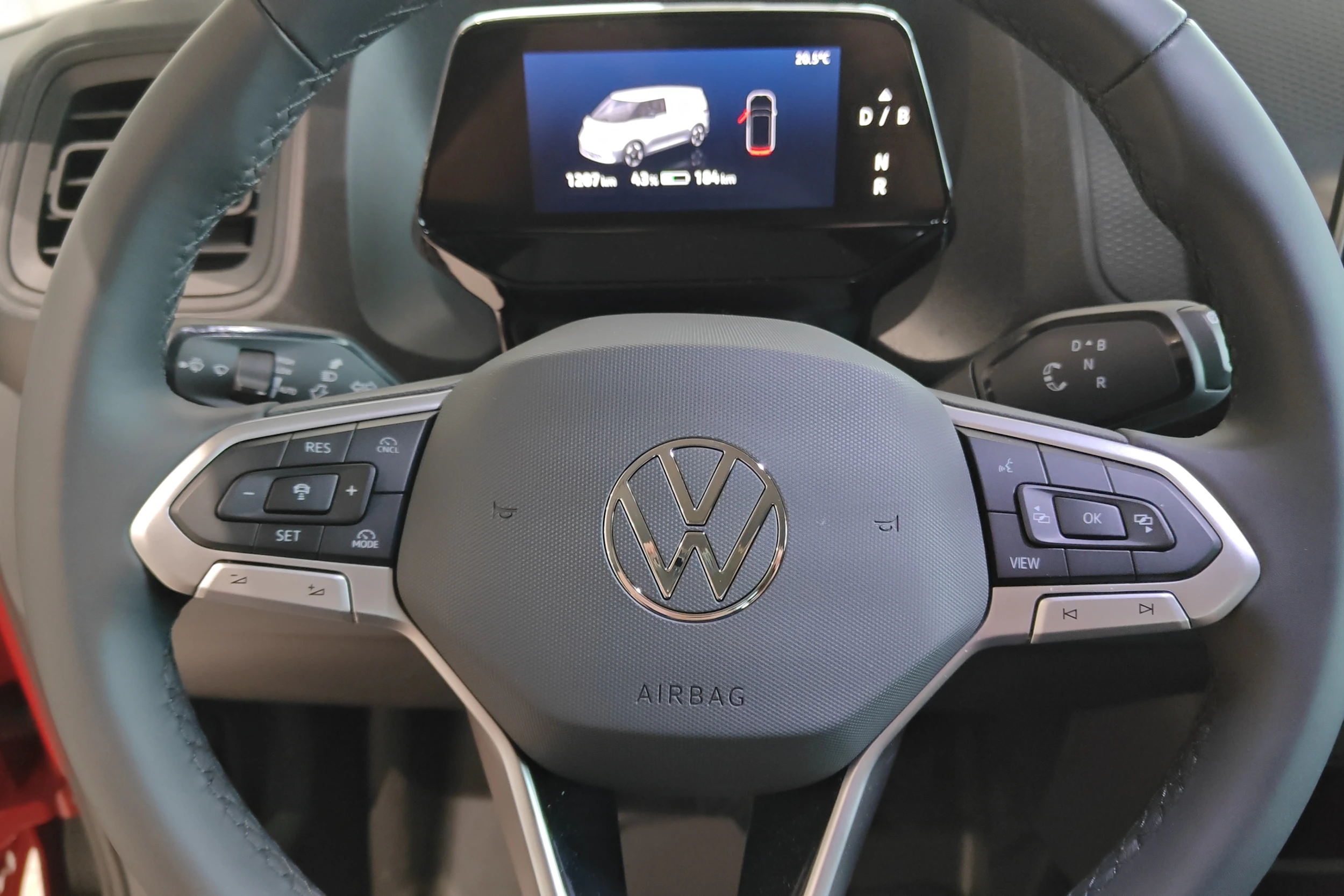 punainen Volkswagen ID. Buzz 2026 kuva 20.