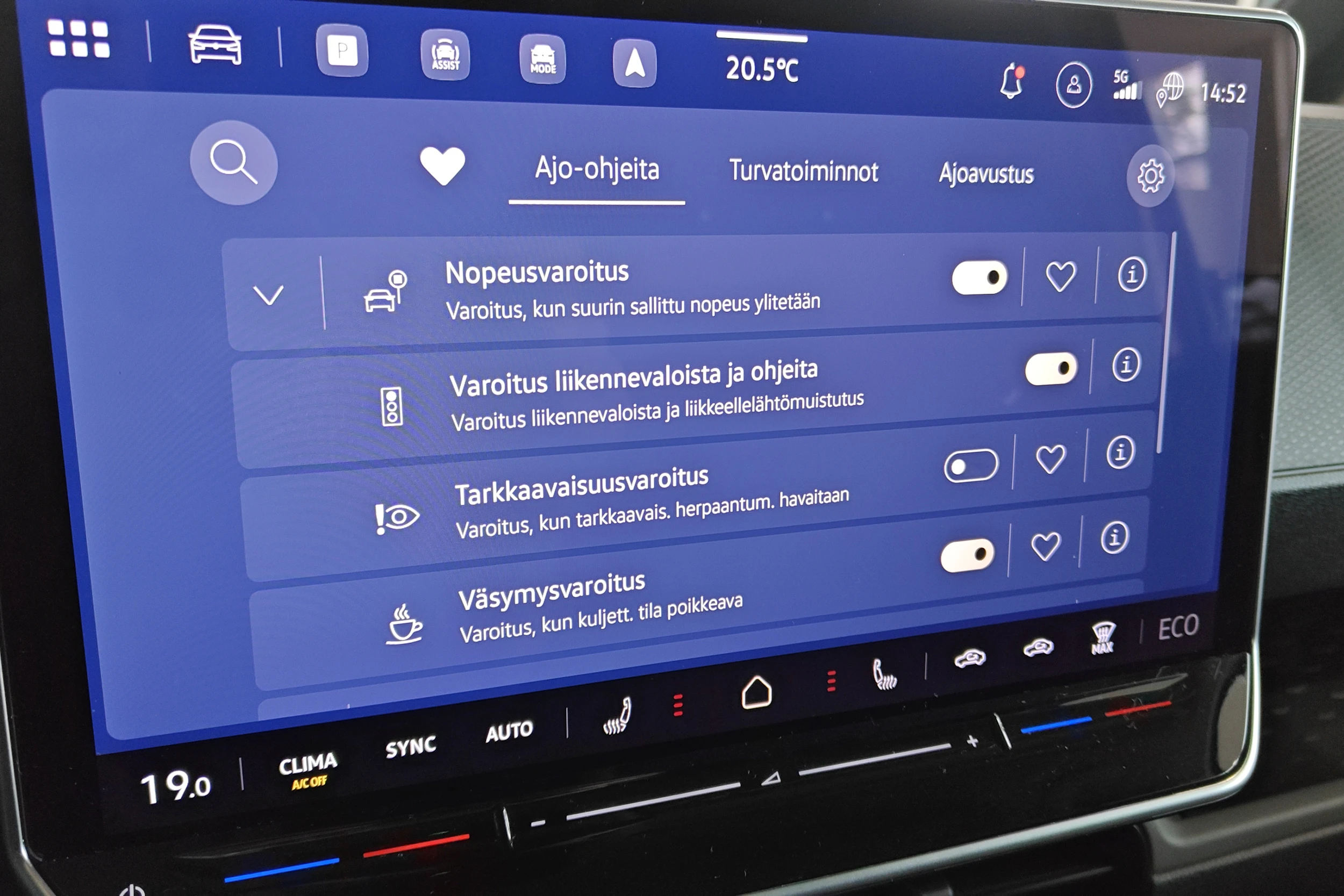 punainen Volkswagen ID. Buzz 2026 kuva 28.