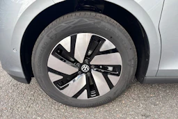 harmaa Volkswagen ID. Buzz 2026 kuva 10.