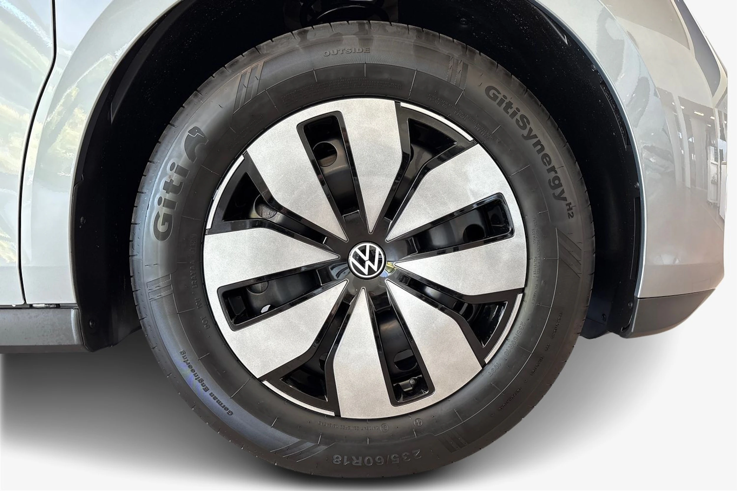 harmaa Volkswagen ID. Buzz 2026 kuva 12.