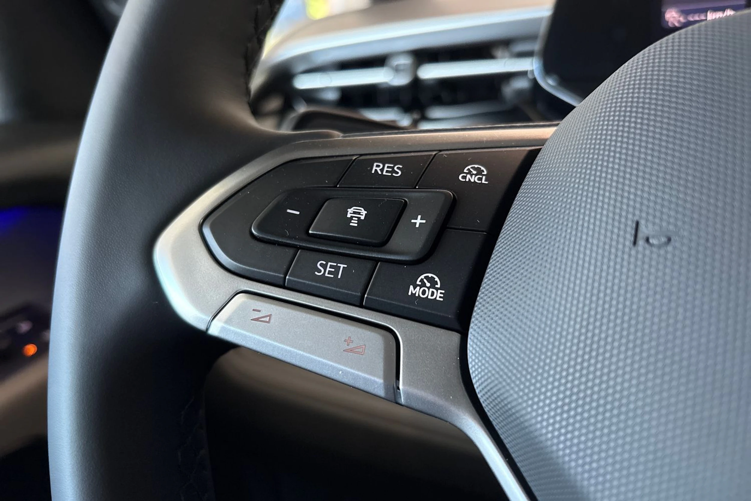 harmaa Volkswagen ID. Buzz 2026 kuva 15.