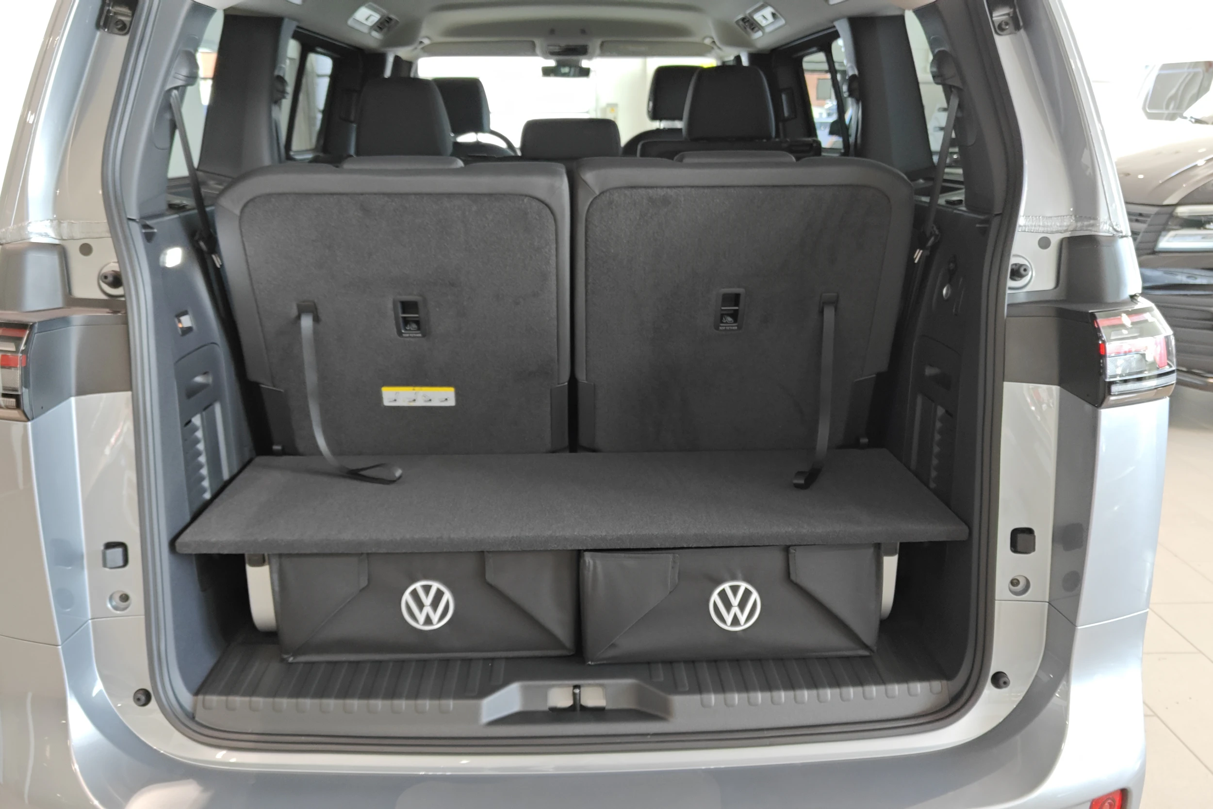 harmaa Volkswagen ID. Buzz 2026 kuva 15.