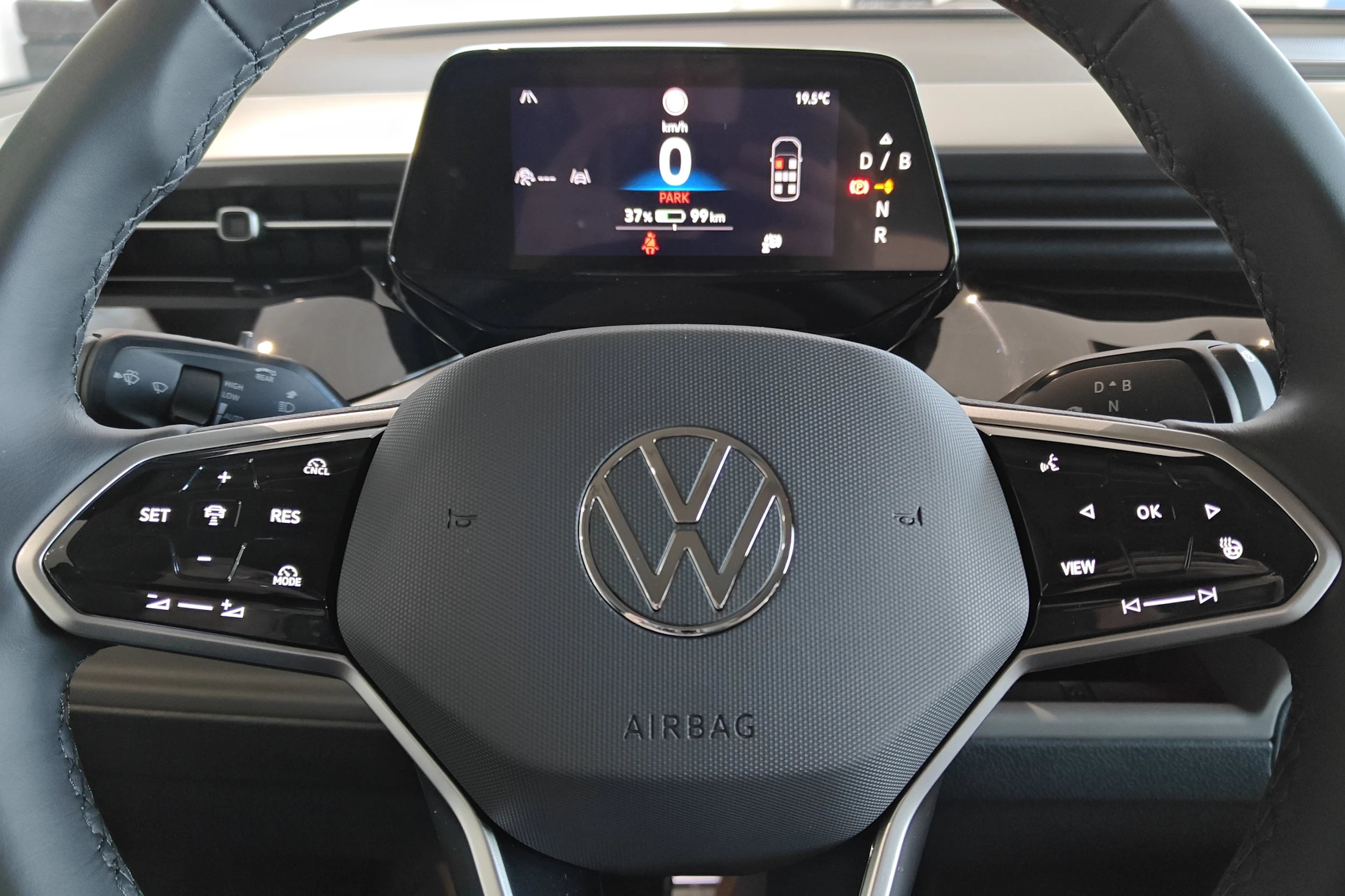 harmaa Volkswagen ID. Buzz 2026 kuva 23.