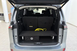 harmaa Volkswagen ID. Buzz 2026 kuva 36.