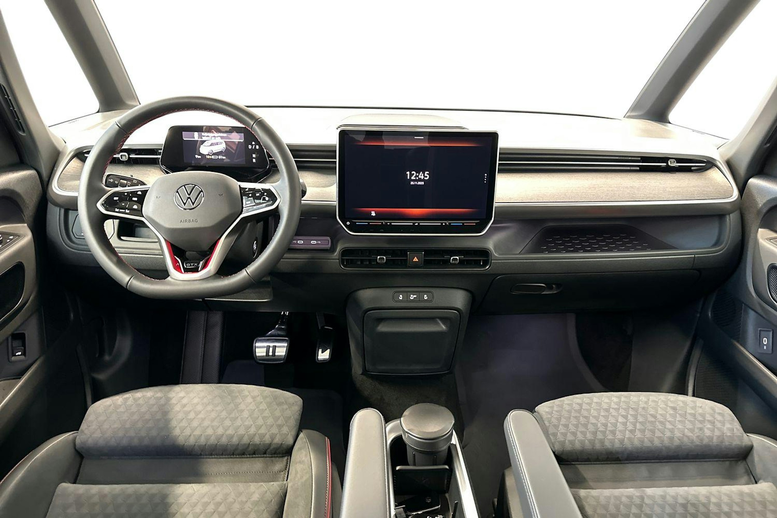 punainen Volkswagen ID. Buzz 2026 kuva 7.