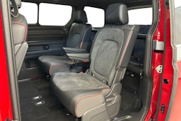 punainen Volkswagen ID. Buzz 2026 kuva 8.