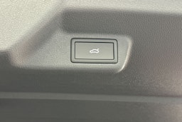 punainen Volkswagen ID. Buzz 2026 kuva 11.