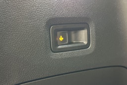 punainen Volkswagen ID. Buzz 2026 kuva 12.