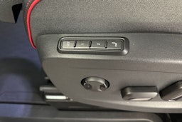 punainen Volkswagen ID. Buzz 2026 kuva 17.